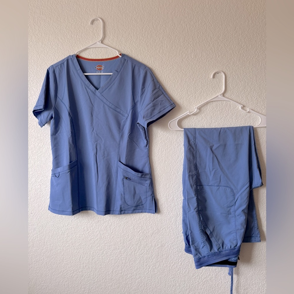 Dickies scrub set. Ciel blue. Size M top. L bottom. Never worn.